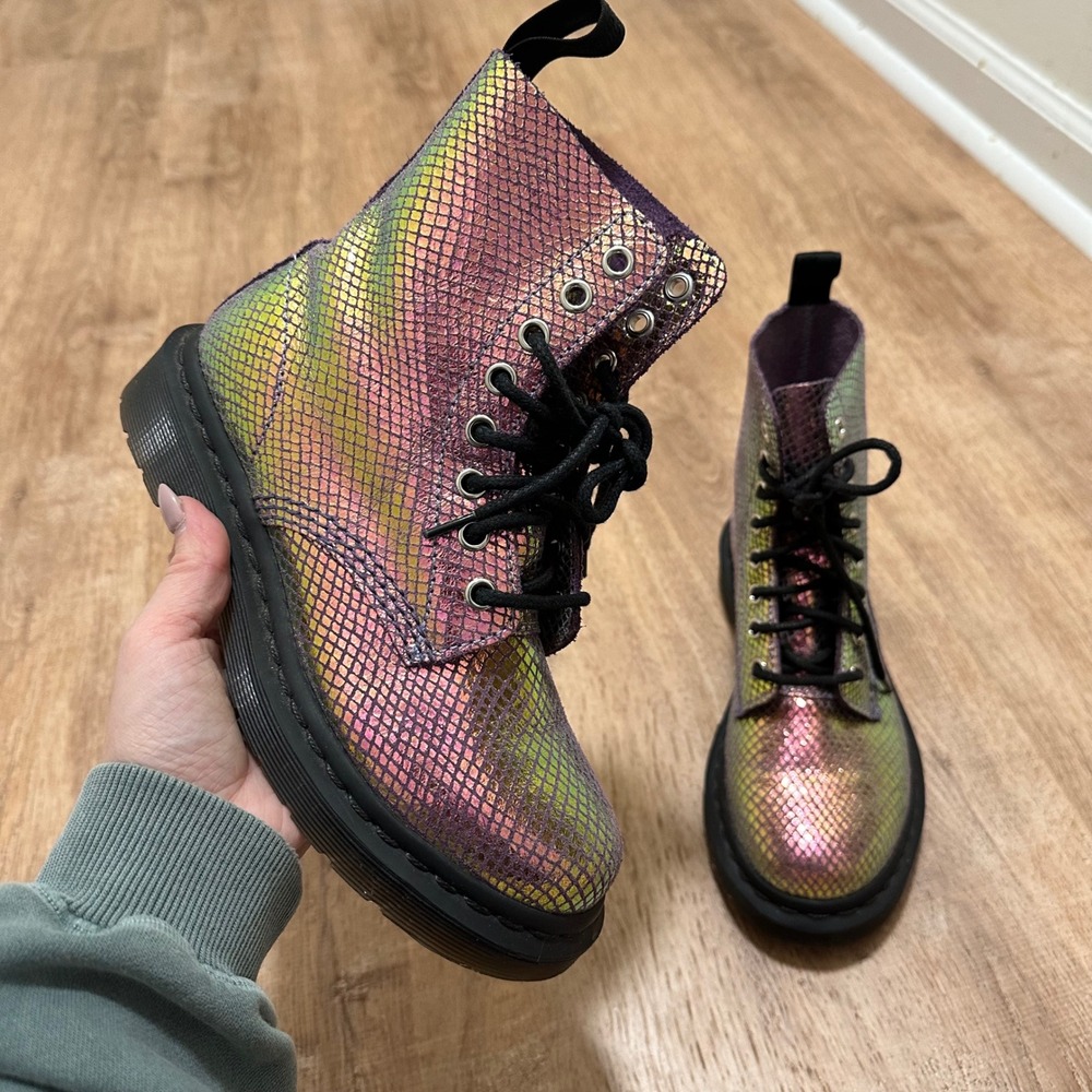 Dr. Martens | NEW 1460‎ Pascal Iridescent Snakeskin Metallic Purple Boots, EU 36